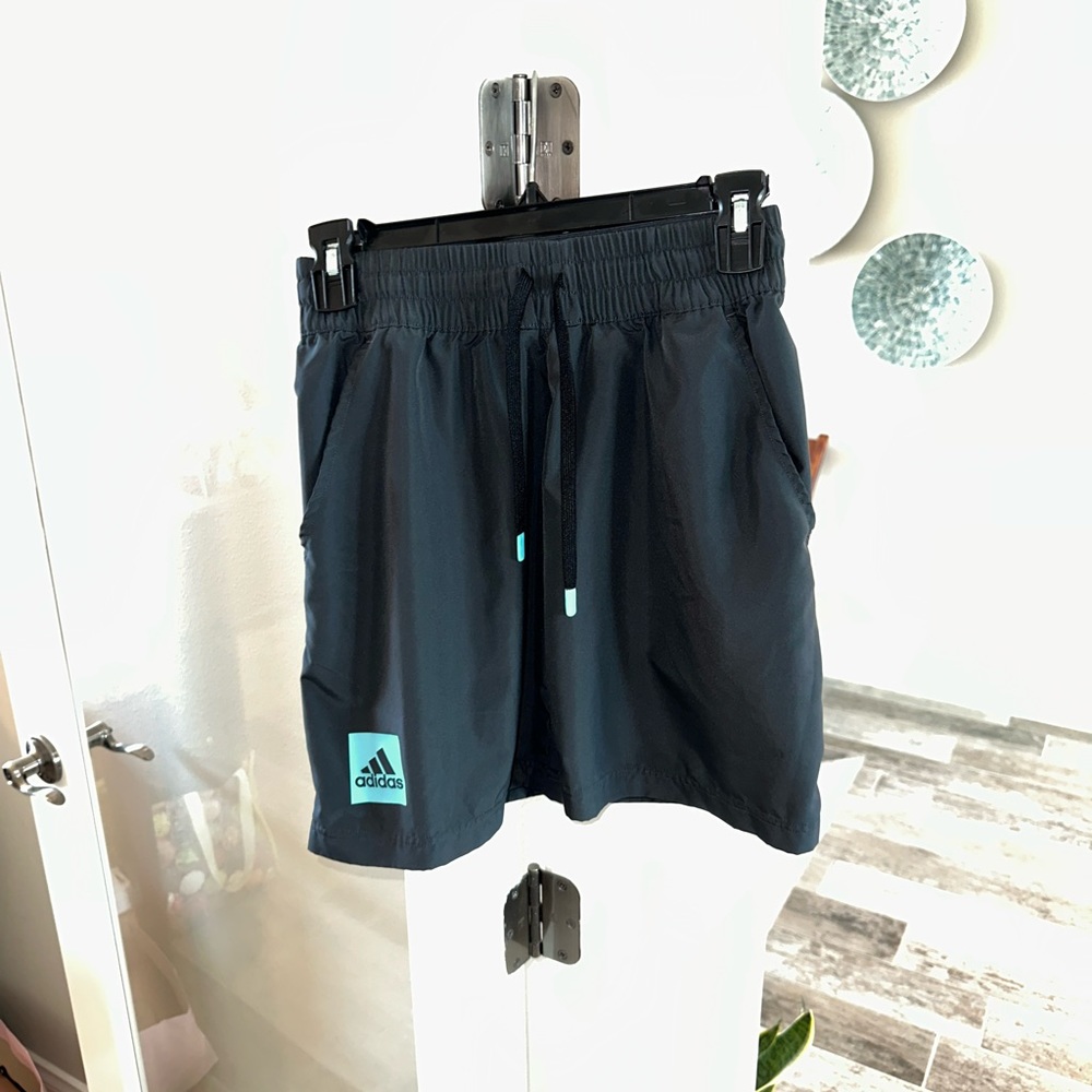 Men’s Adidas Tennis Shorts With Compression Shorts Size S